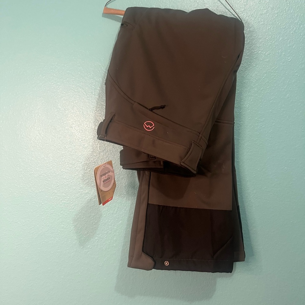 Magellan Outdoors Women's Brown Hiking Pants with Black Panels